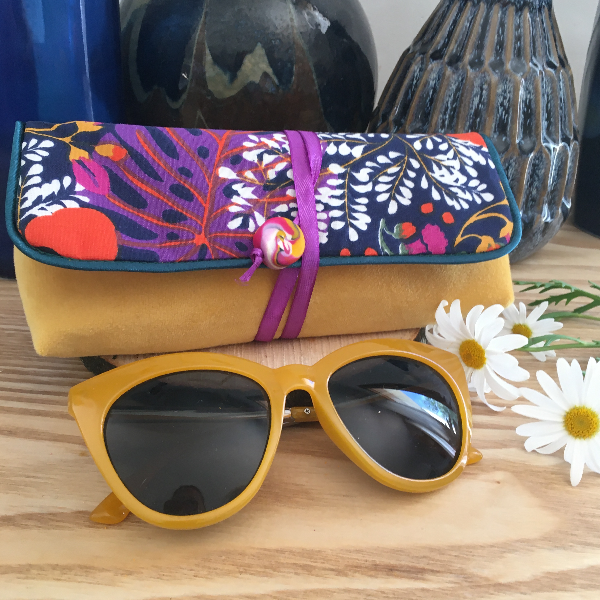 Suzette velours jaune et imprimé fleurs tropicales violettes