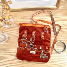 Charger l&#39;image dans la galerie, Louisette en velours caramel
