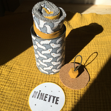 Charger l&#39;image dans la galerie, Coquillette gaze de coton moutarde et ours gris
